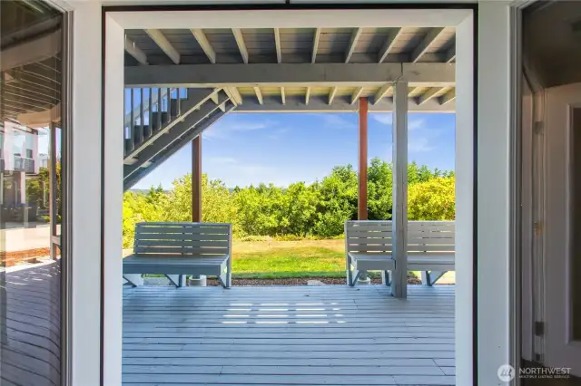 Built-in benches for convenience