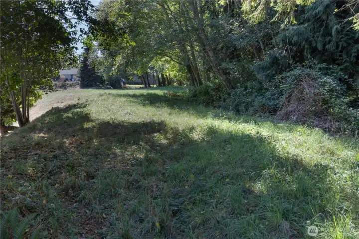 Enter the driveway area and head south to the building area.