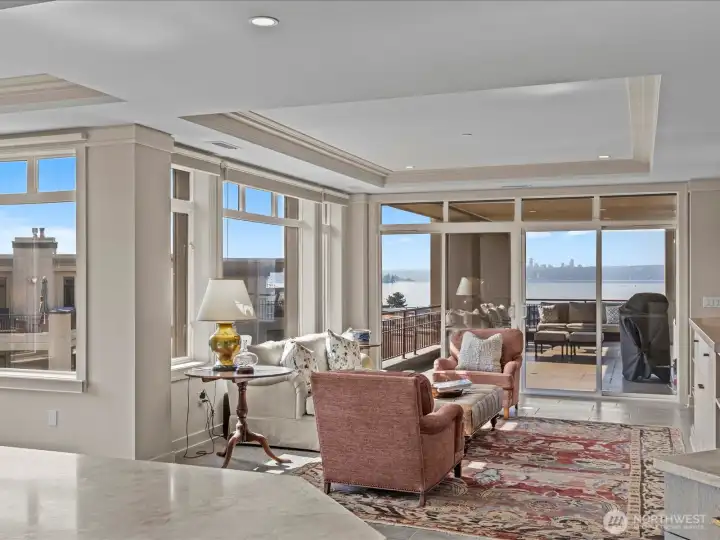 Family room with access to deck and gas BBQ.