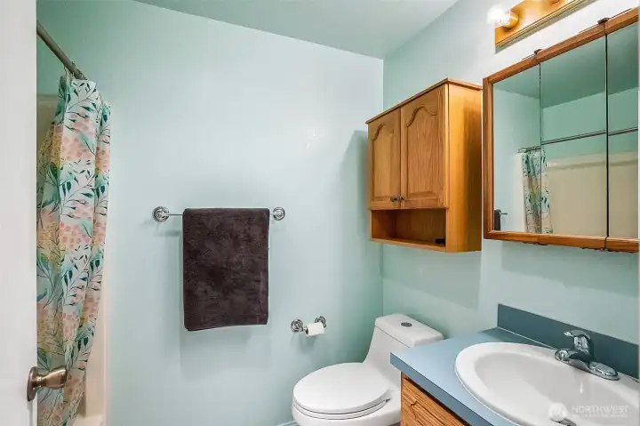 Primary bedroom full bath