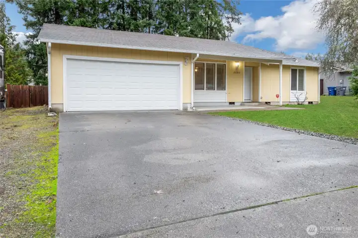 RV Parking and 2 car garage for ample space, storage and flexibility