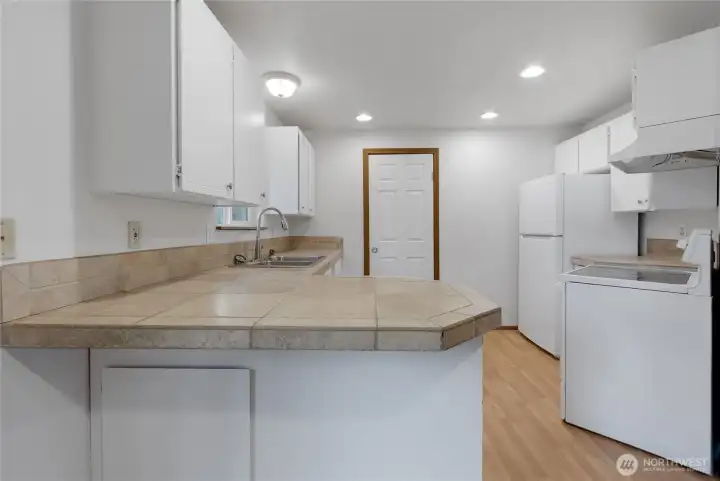 Light and Bright Kitchen