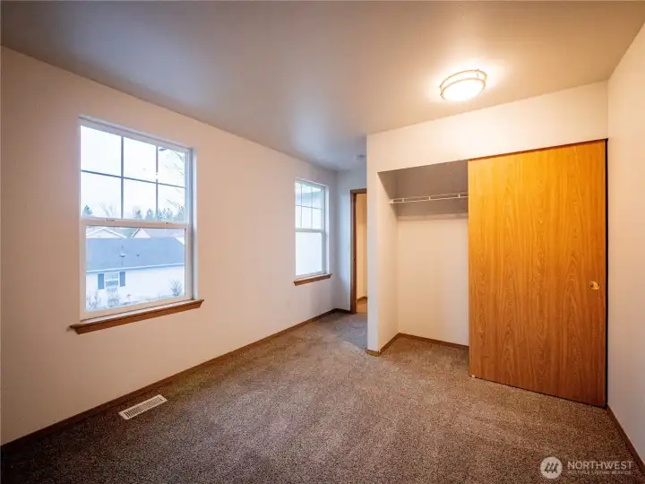 GOOD LIGHTING IN THE BEDROOM TO RIGHT OF STAIRWAY...MAYBE THE OFFICE?