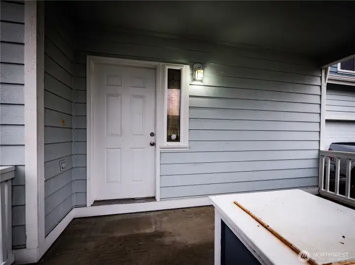 ONE LAST PHOTO OF THE PORCH...YOU CAN SIT OUT HERE AND ENJOY SOME VINO OR JUDGE THE NEIGHBORS...UP TO YOU.