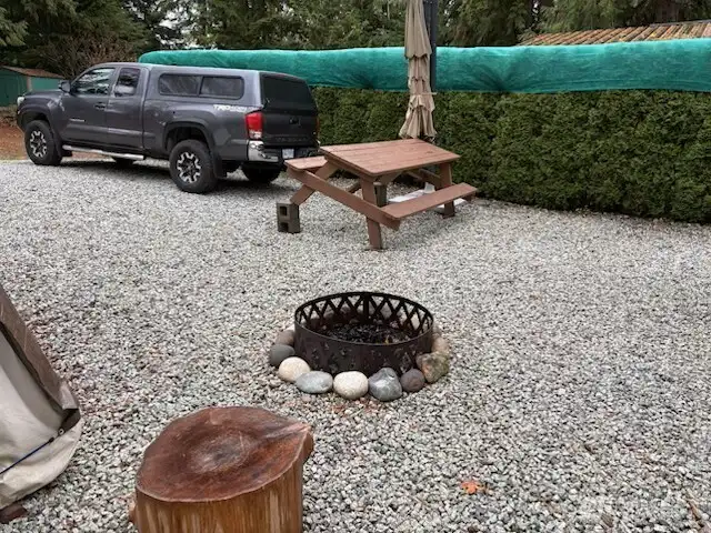 Front firepit and picnic table
