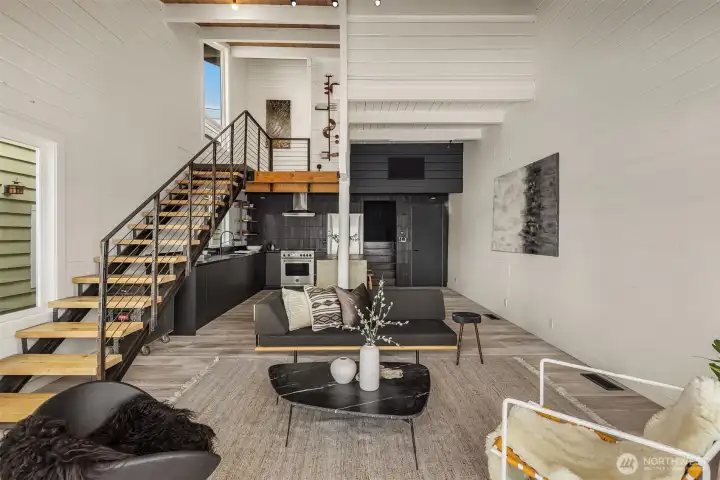 Inspiring fusion between minimalistic look and coastal vibe.