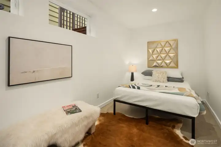 Second private bedroom with its own closet