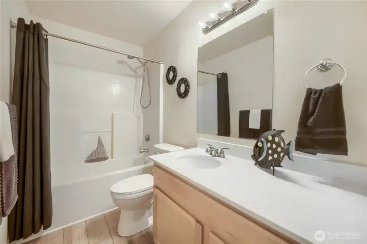 Hall bath with quartz counters