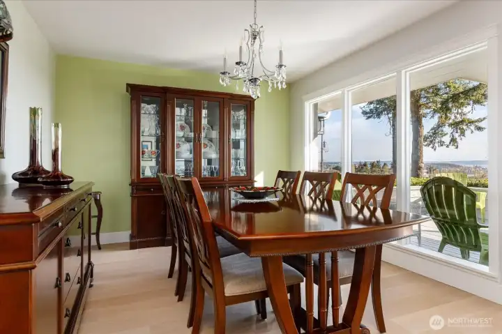Main home Dining
