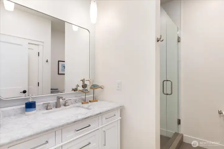 Guest cottage 3/4 bath