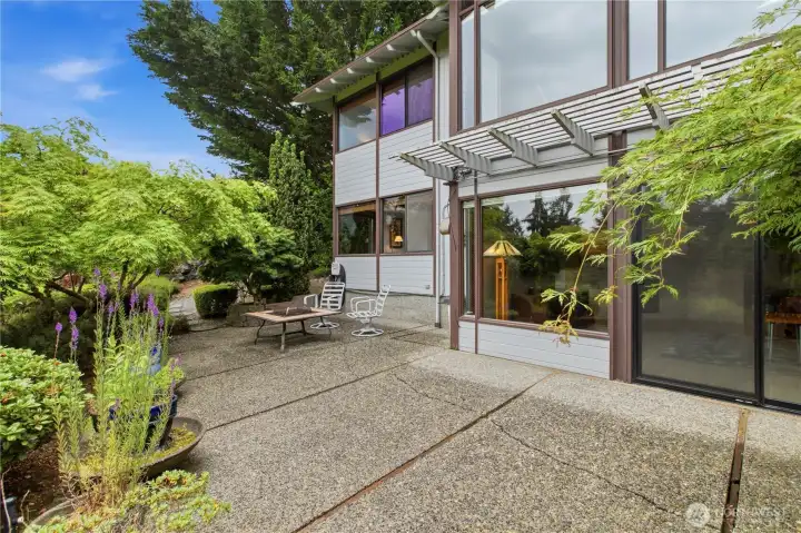 Back Patio-very private even though you are on the golf course.