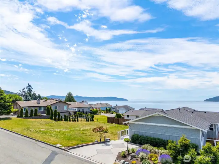 Fantastic Skyline Lot in a desireable location.