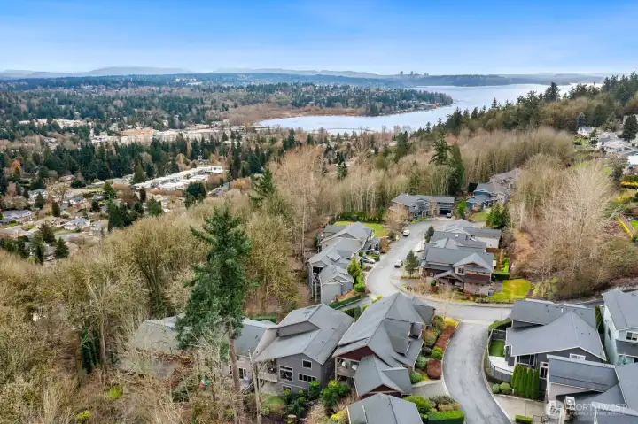 Prime Finn Hill location with nearby Lake Washington, Juanita Bay, parks, and convenient access to downtown Kirkland and Bellevue.