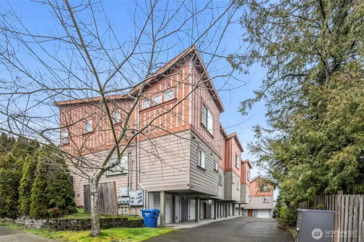Welcome home to 4838 S Chicago St #C!