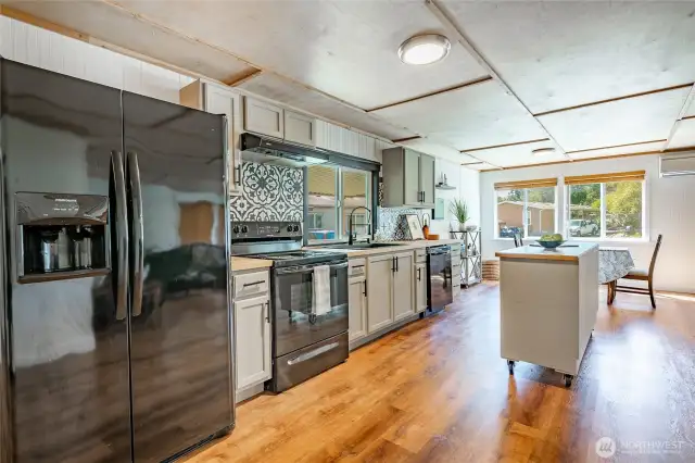 Newer appliances and cabinets.