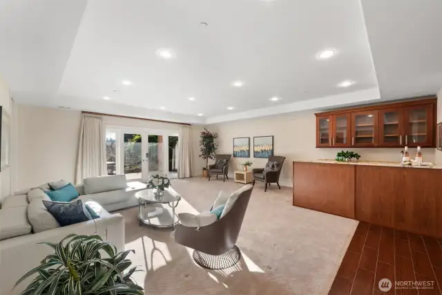 Sun-filled Family Room with Web Bar in Ground