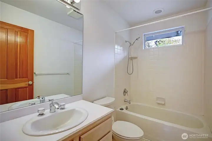 Full bath on upper level.