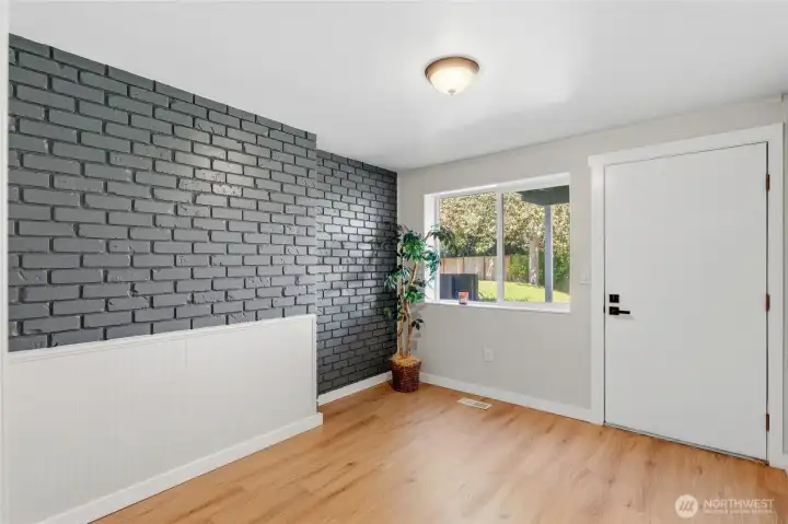 Bottom level has a door leading out to it's own patio. Bottom level has a door leading out to it's own patio.