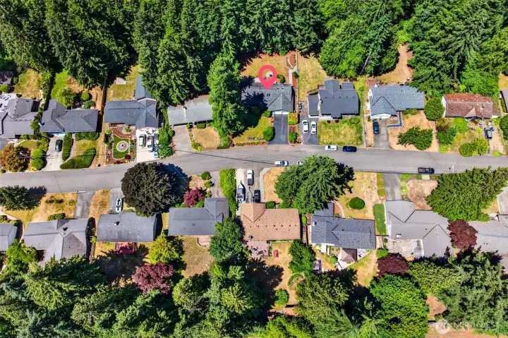 Set within an established Juanita Hills neighborhood, the property enjoys a peaceful, tree-lined location with convenient access to Kirkland amenities, parks, and major commute routes.