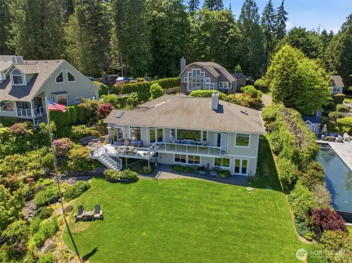 MAIN HOUSE - aerial photo.