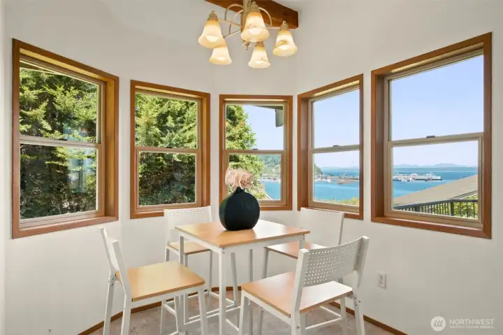 GUEST HOUSE - dining room
