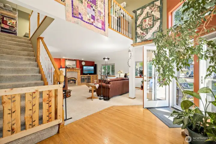 Stairway/Living Room Stairway/Living Room