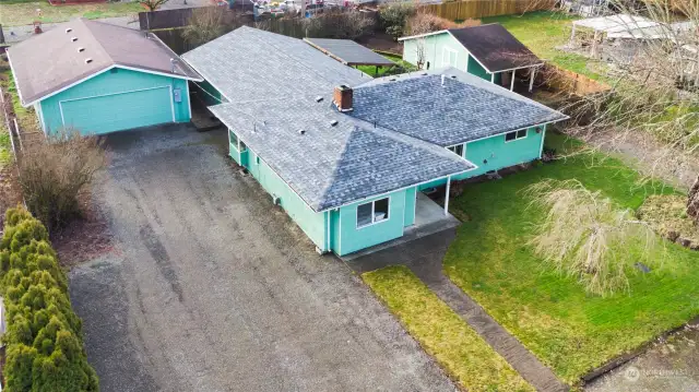 Oversized 2 car garage with additional storage space