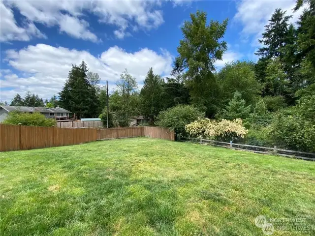 15907 - The largest lot in the cul-de-sac allows ample space for a large, lush backyard with ready-to-go sprinklers.