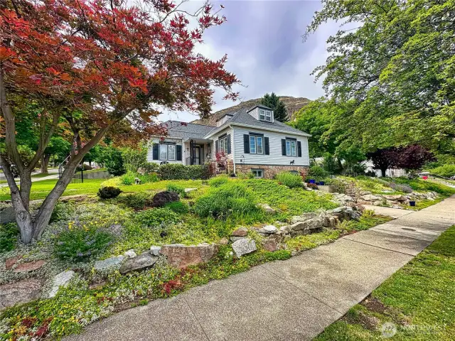 Welcome to 302 Stevens Ave, Coulee Dam