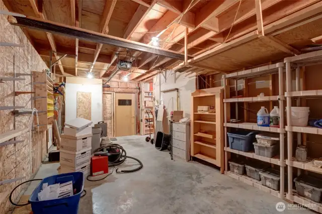 Unfinished 1100 sq ft garage