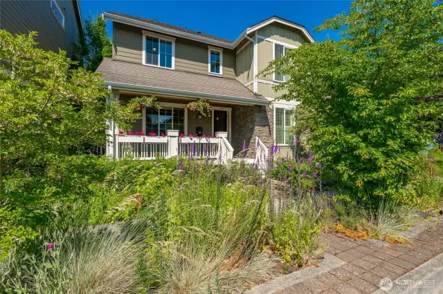 Great location in the heart of the Fountain District!
