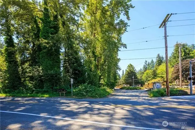 Driveway and curb cut for easy access off of 236th