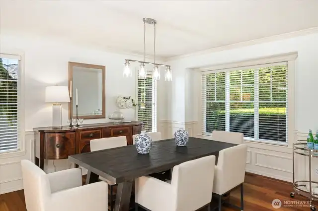 The open and bright dining room is perfect for everyday meals or entertaining family and friends.