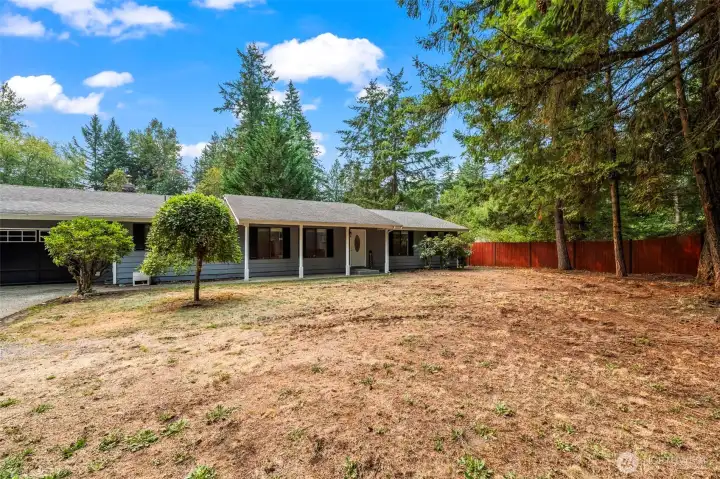 Private, renovated 3bedroom/1.5 bath rambler on 1+acre