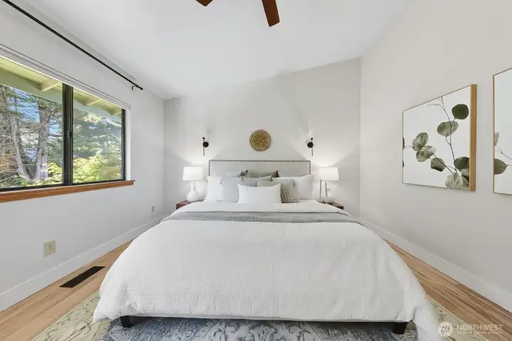 Vaulted ceilings!