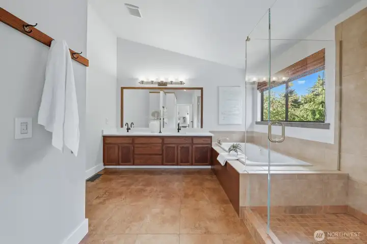 Primary Bath with vaulted ceilings