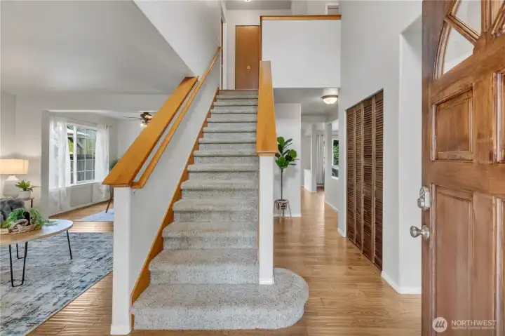 Vaulted light filled entry