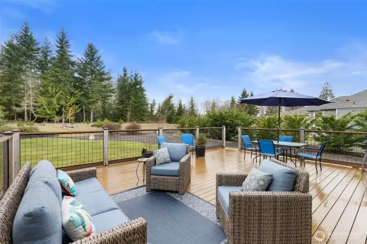 I'll just repeat, this deck and back yard is made for easy living!
