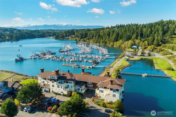 The Port Ludlow community features so many amenities! The Resort at Port Ludlow offers a luxurious hotel and award-winning dining, as well as this picturesque marina.