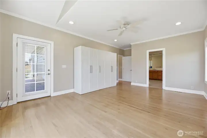Primary Bedroom w/balcony access