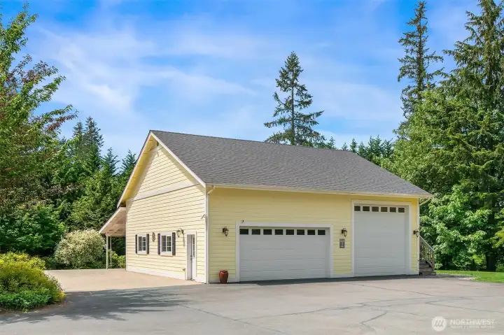 RV Garage w/ Septic Dump and 50 amp HU