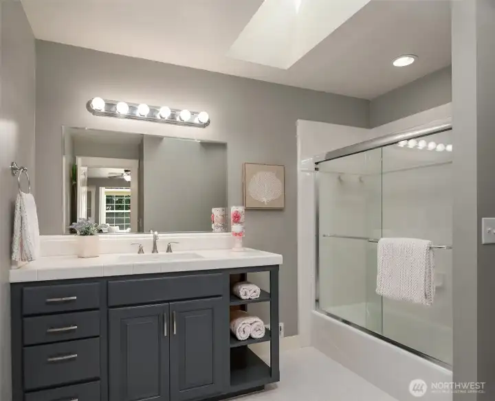 Bedroom 2 Bathroom