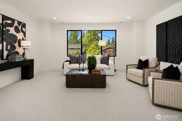 Flexible upper floor bonus room