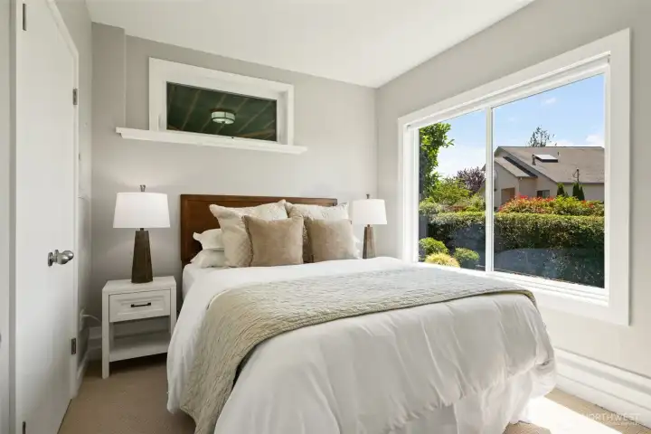 Guest suite downstairs. Guest suite downstairs.