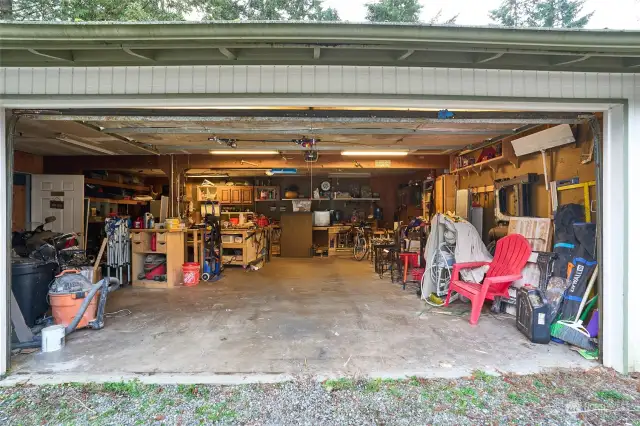 Detached shop/garage.