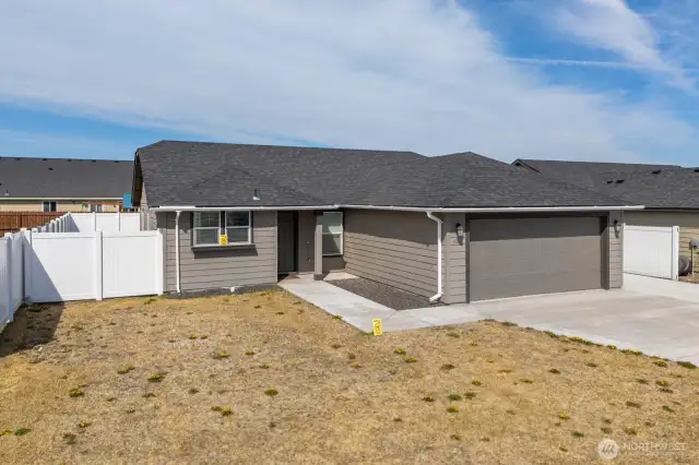 Welcome to 4256 W Wood Ct Moses Lake!