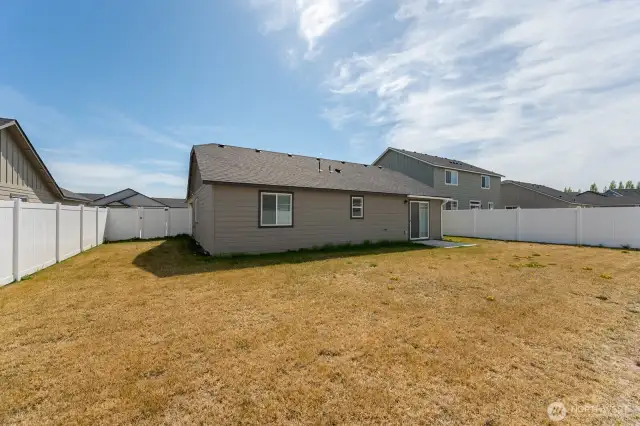 Minutes to I-90, Golf Course w/ Restaurants, & Blue Heron Park