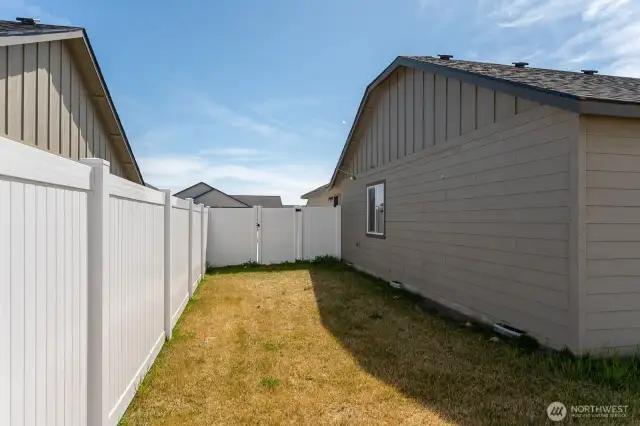 Large amount of space on side of hom.