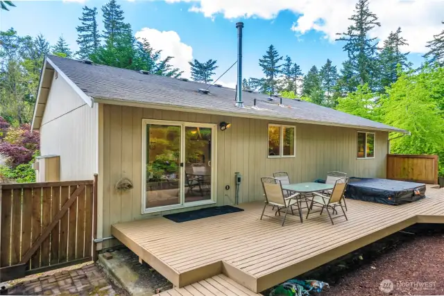 Large deck off upper level is completely private, peaceful and quiet!