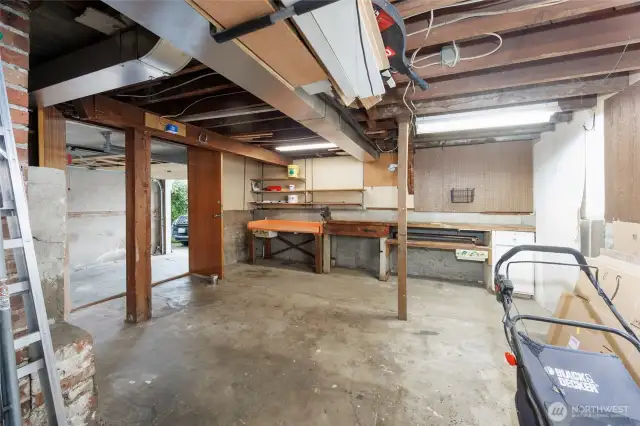 Huge workshop off one car garage.